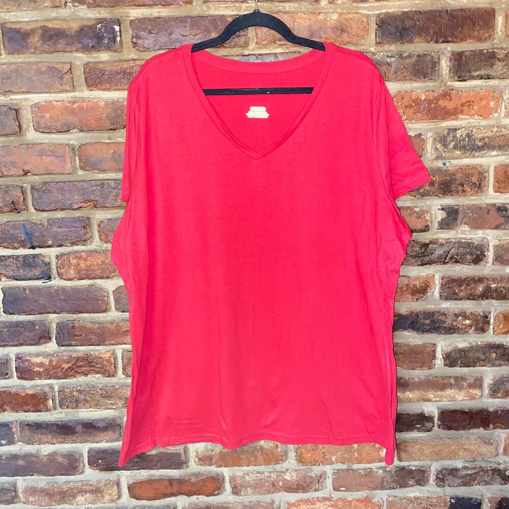 NWOT Fanatics Red Short Sleeve V-Neck Cotton T-Shirt Tee Women's Size 3XL